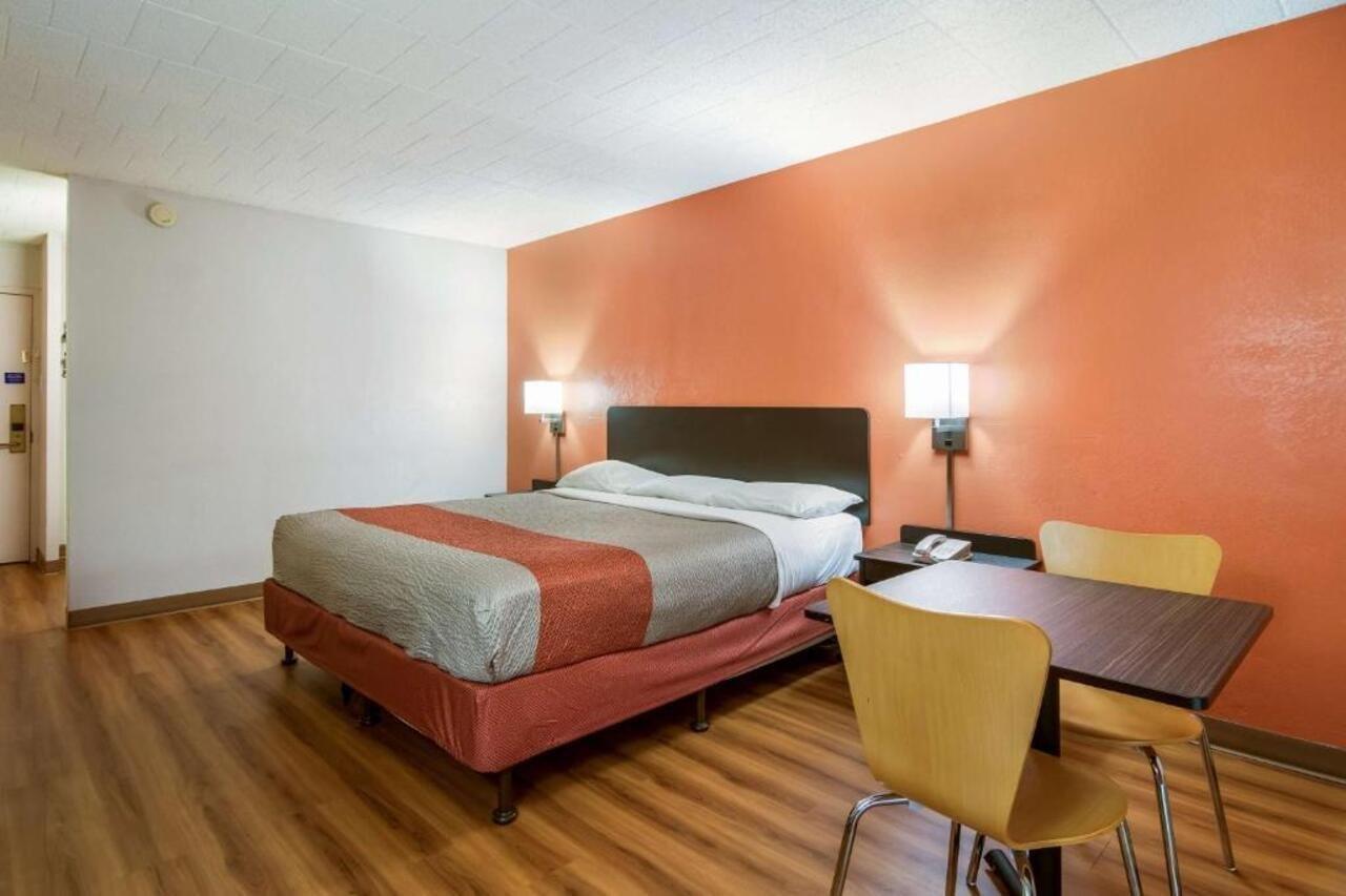 Motel 6 New Stanton Pa Esterno foto
